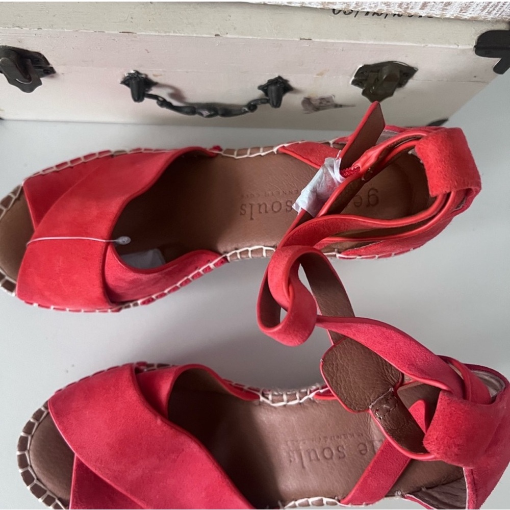 Kenneth Cole Charli Red Wedge Sandals - Picture 9 of 9